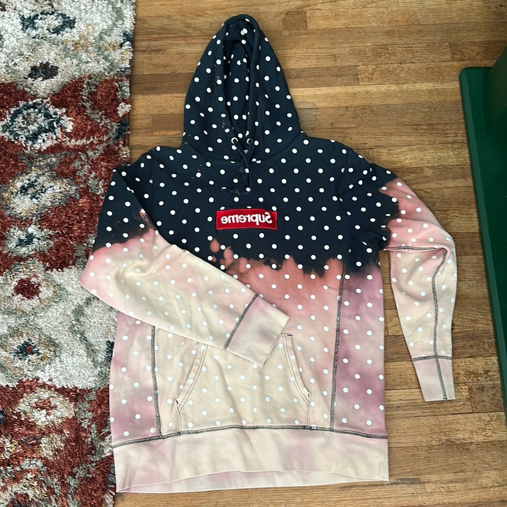 SUPREME HOODIE